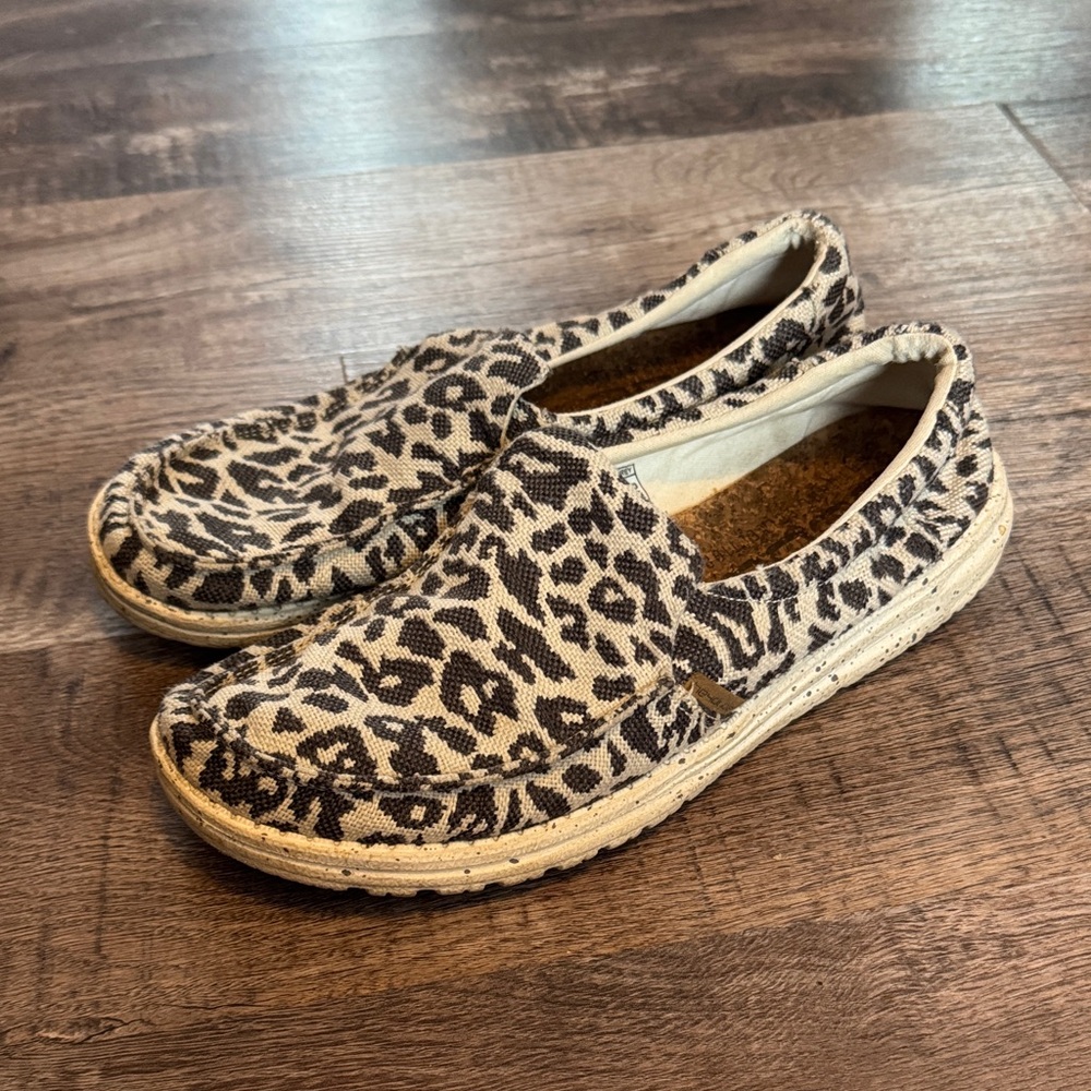 Hey Dude Women's Leopard Print Shoes - Picture 6 of 8